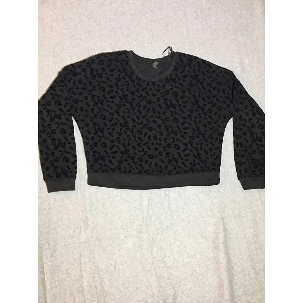 Womens Alya Shirt Size Small Black Cheetah Velvet Workout Top Casual Cute